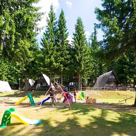 Romantica Forest Feriested 3*